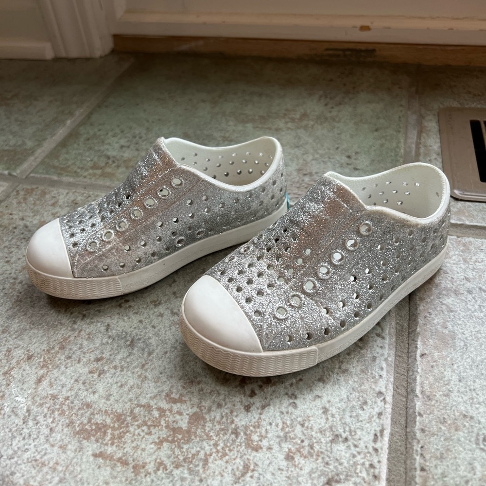 Native silver glitter - size 9
